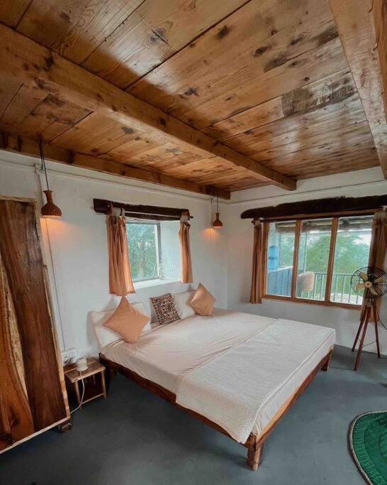The Attic Library Villa Bir  Exterior photo